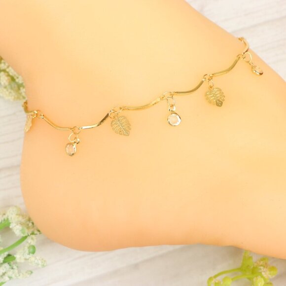 "Handmade Anklet – Elegant & Delicate Jewelry for Women | UNVRC1007 - Picture 3 of 10